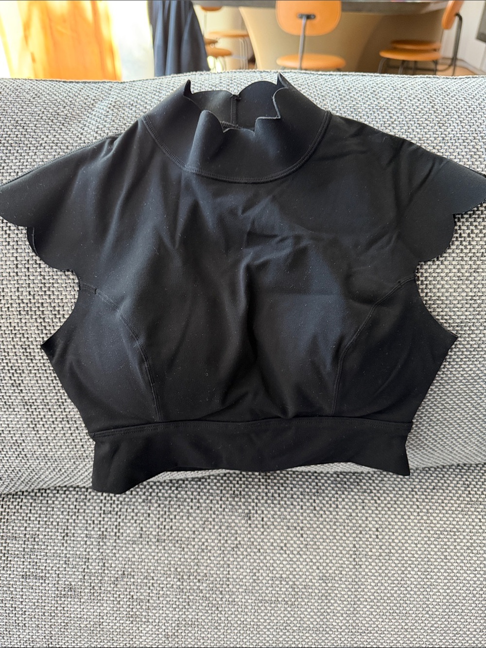 WISKII Black Scallop Edge Mock Neck Women’s bra top size small